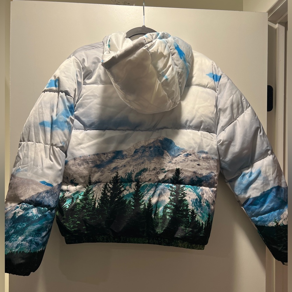 NWT FOREVER 21 Women’s Landscape Puffer Jacket - Picture 6 of 8